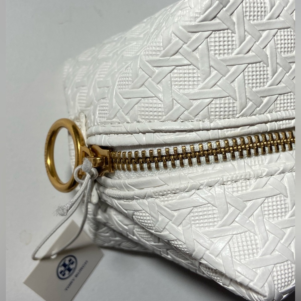 NWT Tory Burch White Basketweave Cosmetic Case Bag Gold Signature Hardware - Picture 4 of 16